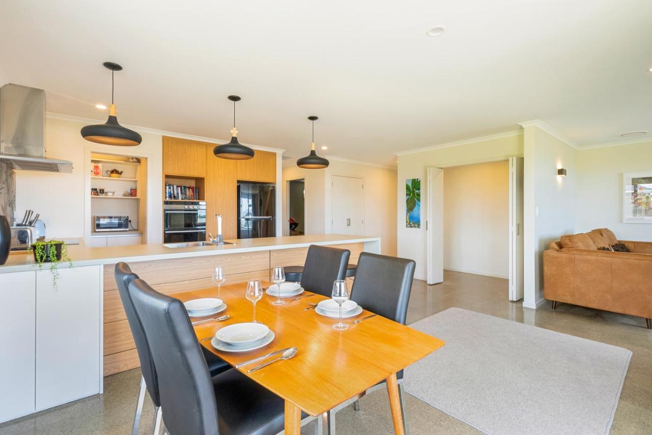 Matenga Townhouse - Waikanae Holiday Home エクステリア 写真