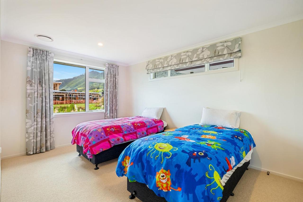 Matenga Townhouse - Waikanae Holiday Home エクステリア 写真