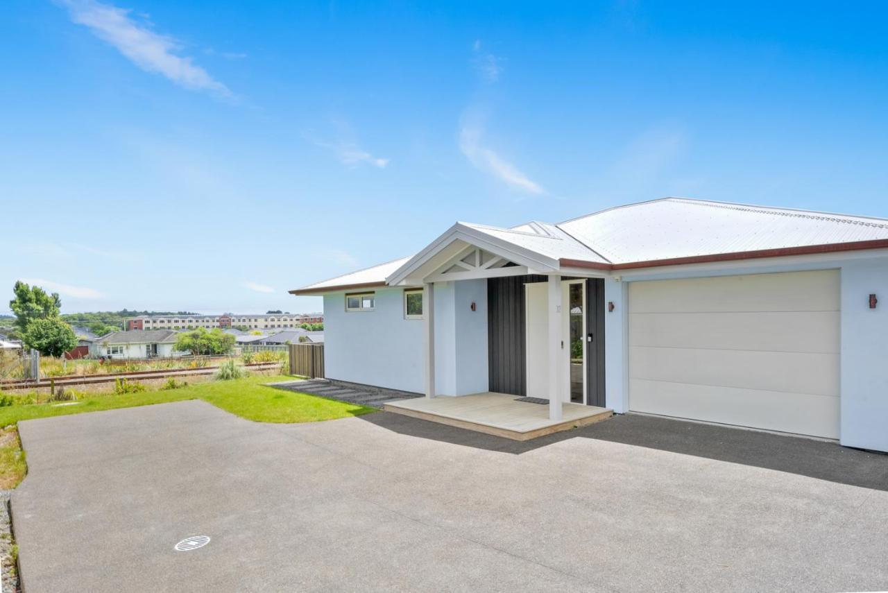 Matenga Townhouse - Waikanae Holiday Home エクステリア 写真