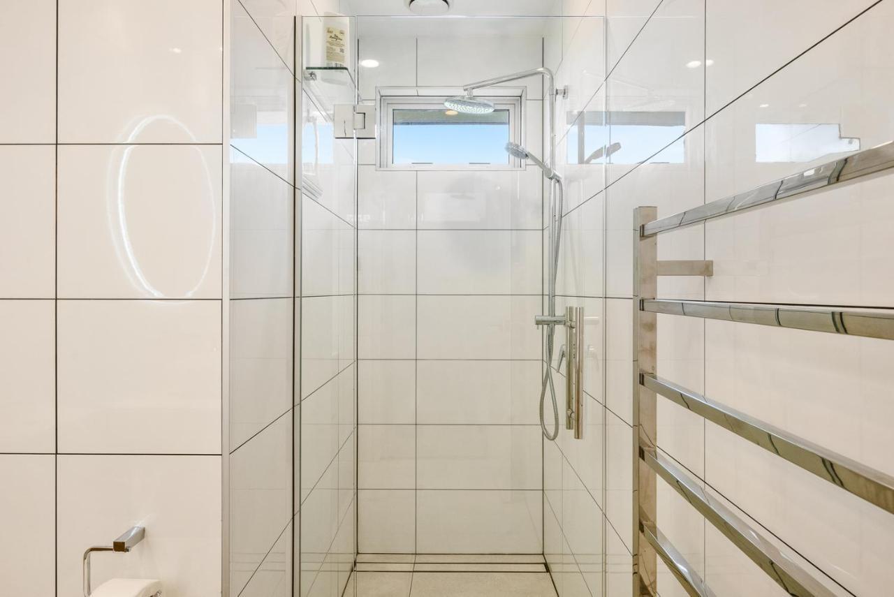 Matenga Townhouse - Waikanae Holiday Home エクステリア 写真