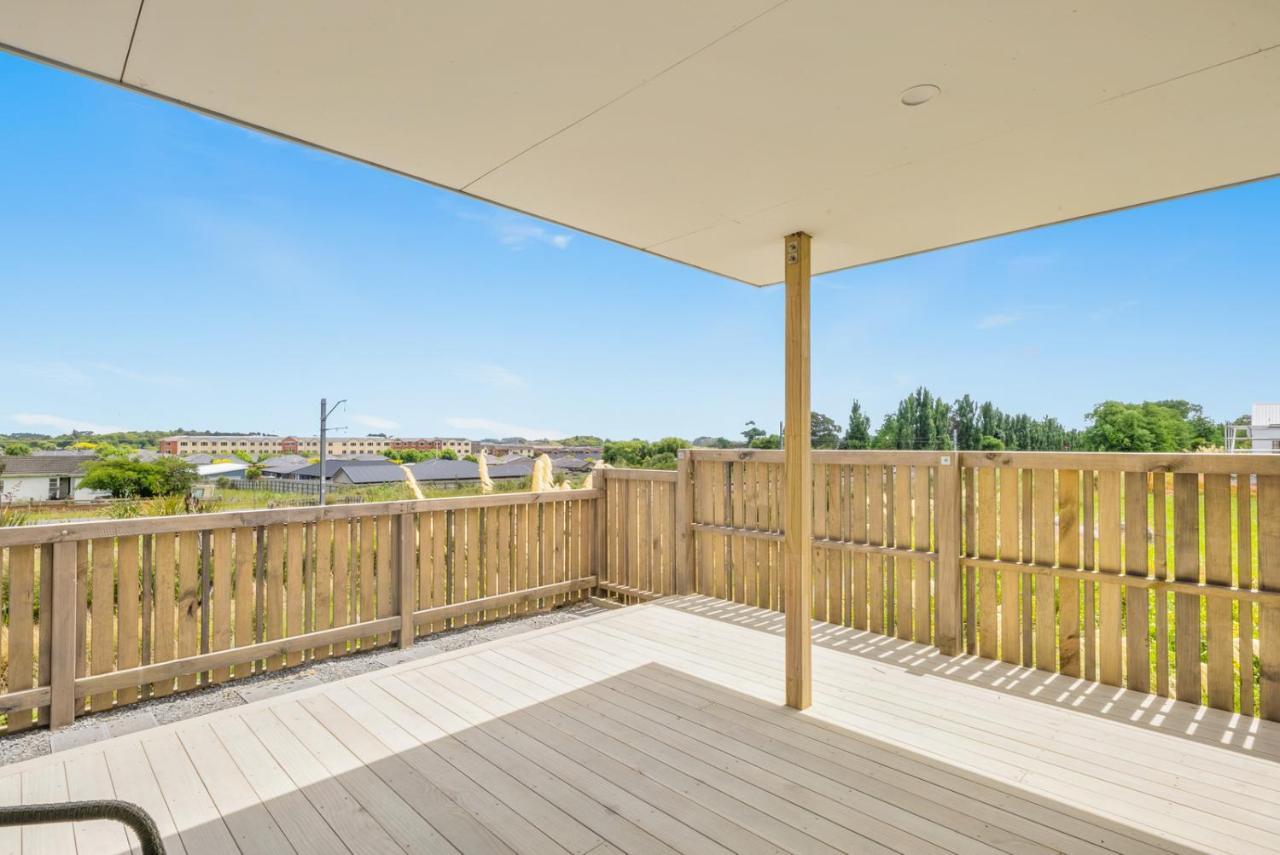 Matenga Townhouse - Waikanae Holiday Home エクステリア 写真